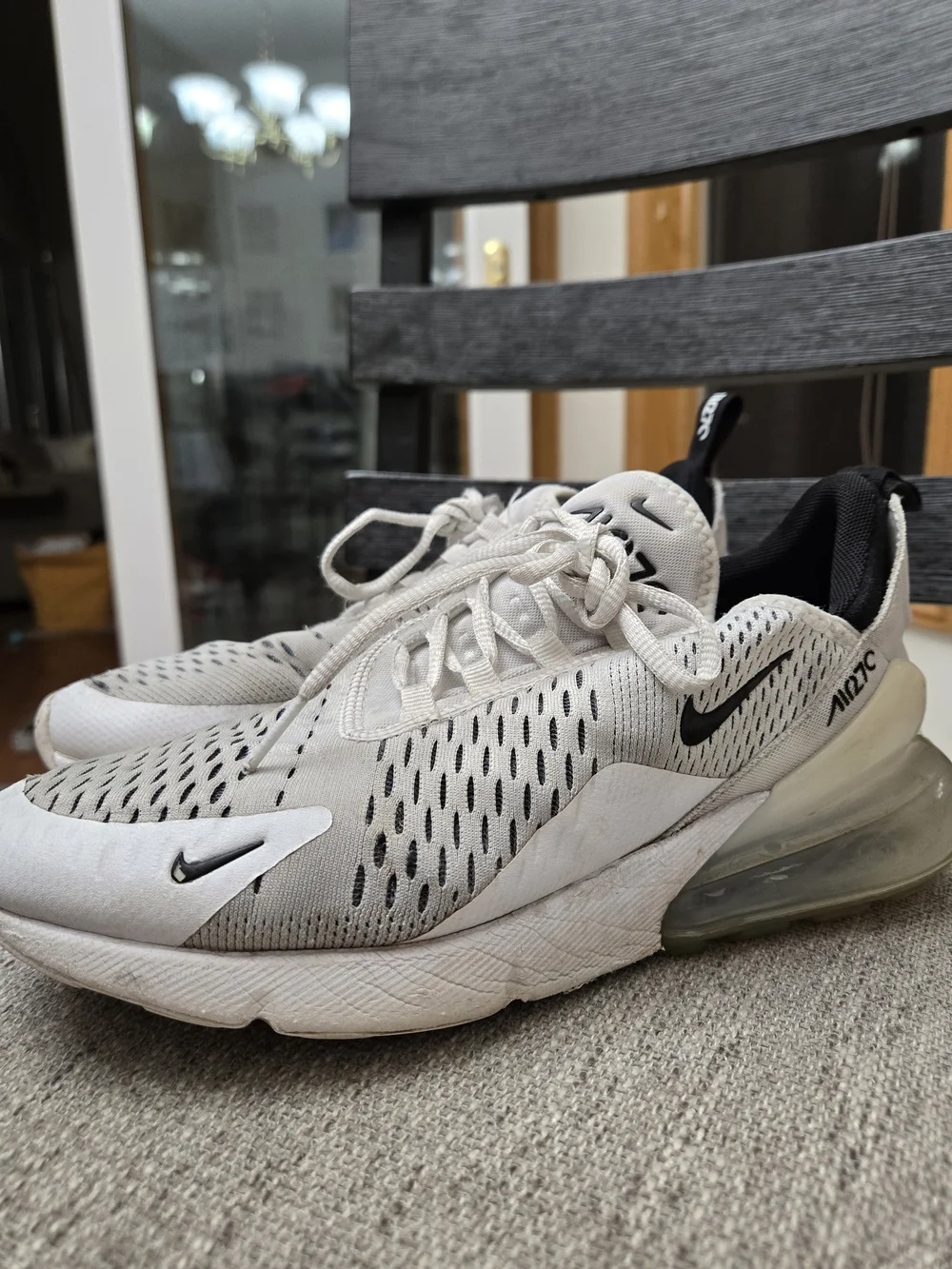 Womens Nike Light Gray and Black Air Max 270 Sneakers Size 9